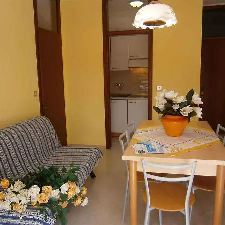 Apartament In 24409 *